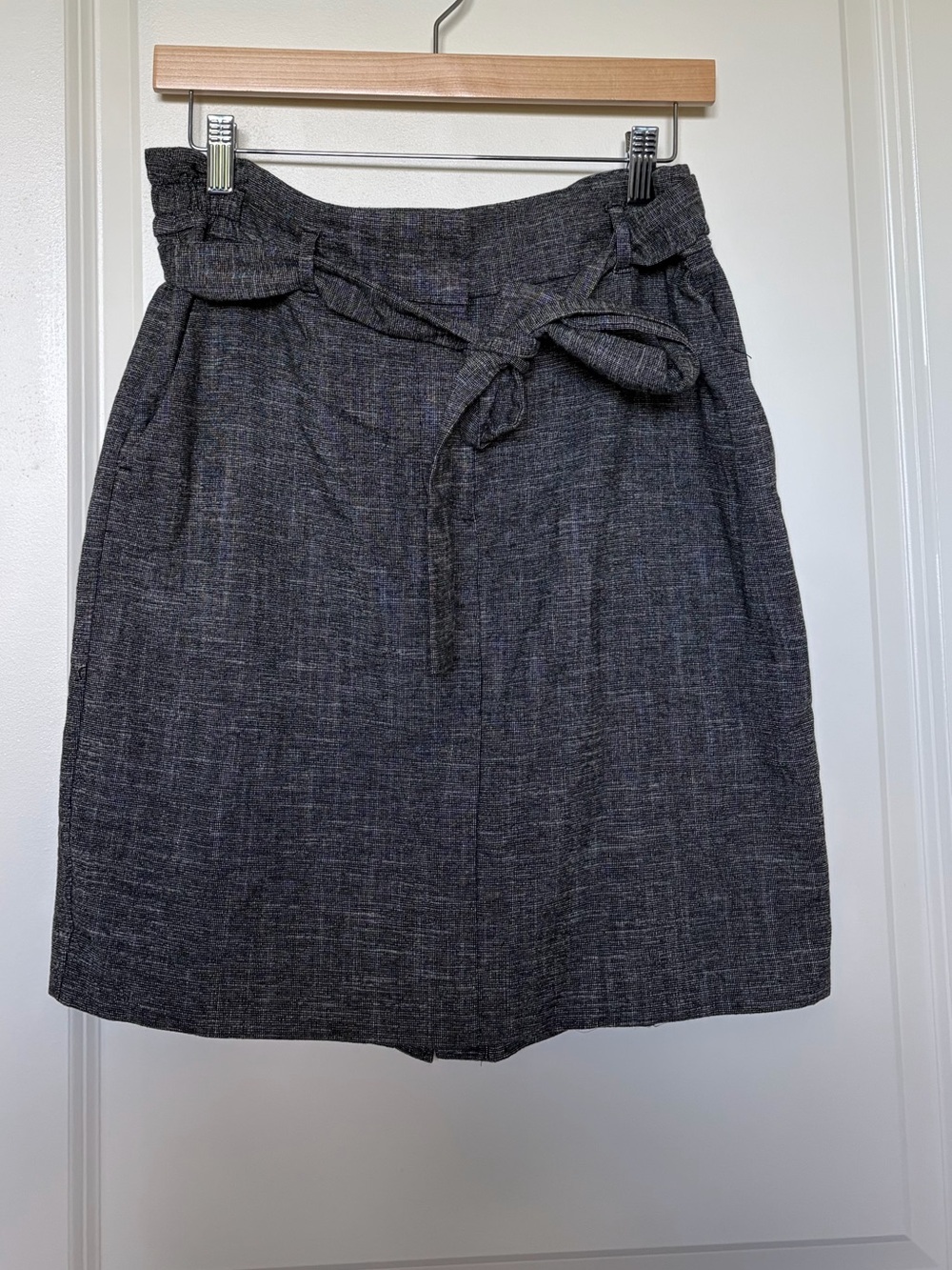 LOFT Gray Textured Skirt with Tie Waist
